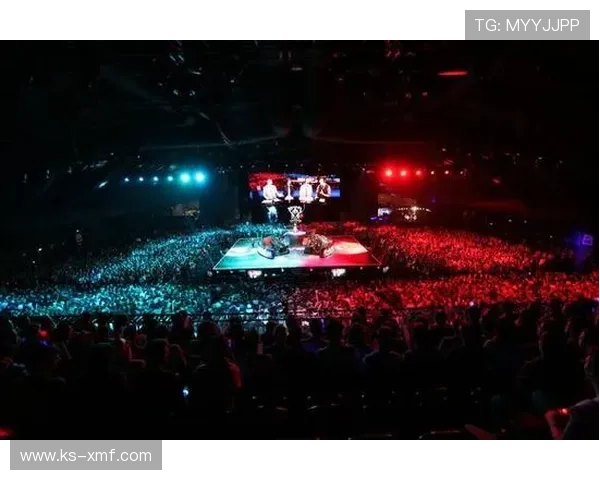 《英雄联盟全球总决赛即将开幕 各大战队备战激烈争夺冠军荣耀》 《英雄联盟全球总决赛即将开幕 各大战队备战激烈争夺冠军荣耀》