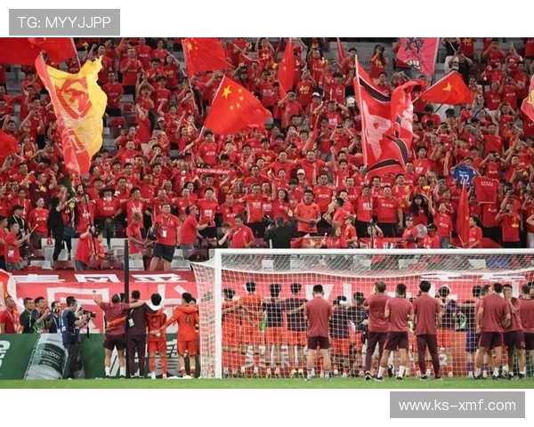 国足逆转取胜展现顽强斗志全队团结拼搏点燃球迷热情 国足逆转取胜展现顽强斗志全队团结拼搏点燃球迷热情