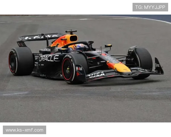 F1赛事最新动态:梅赛德斯车队表现回升 维斯塔潘再度登顶冠军宝座 F1赛事最新动态:梅赛德斯车队表现回升 维斯塔潘再度登顶冠军宝座