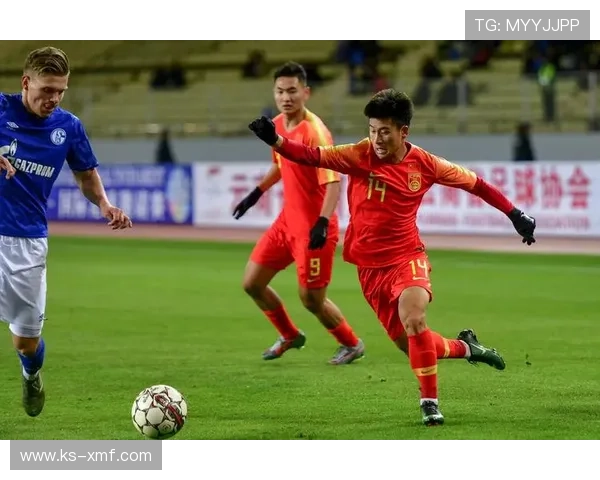 中国足球迎来新生力军 本土球员表现亮眼引发热议 中国足球迎来新生力军 本土球员表现亮眼引发热议