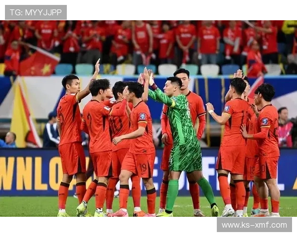 中国足球队迎战世界杯预选赛强敌,年轻球员首次亮相国际大赛挑战 中国足球队迎战世界杯预选赛强敌,年轻球员首次亮相国际大赛挑战