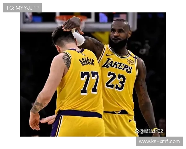 湖人逆转勇士詹姆斯砍下三双带队取胜新援表现惊艳全场气氛沸腾 湖人逆转勇士詹姆斯砍下三双带队取胜新援表现惊艳全场气氛沸腾