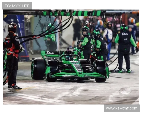 F1赛季最新动态:顶级车队角逐激烈 新星表现抢眼 驰骋赛道创历史纪录 F1赛季最新动态:顶级车队角逐激烈 新星表现抢眼 驰骋赛道创历史纪录